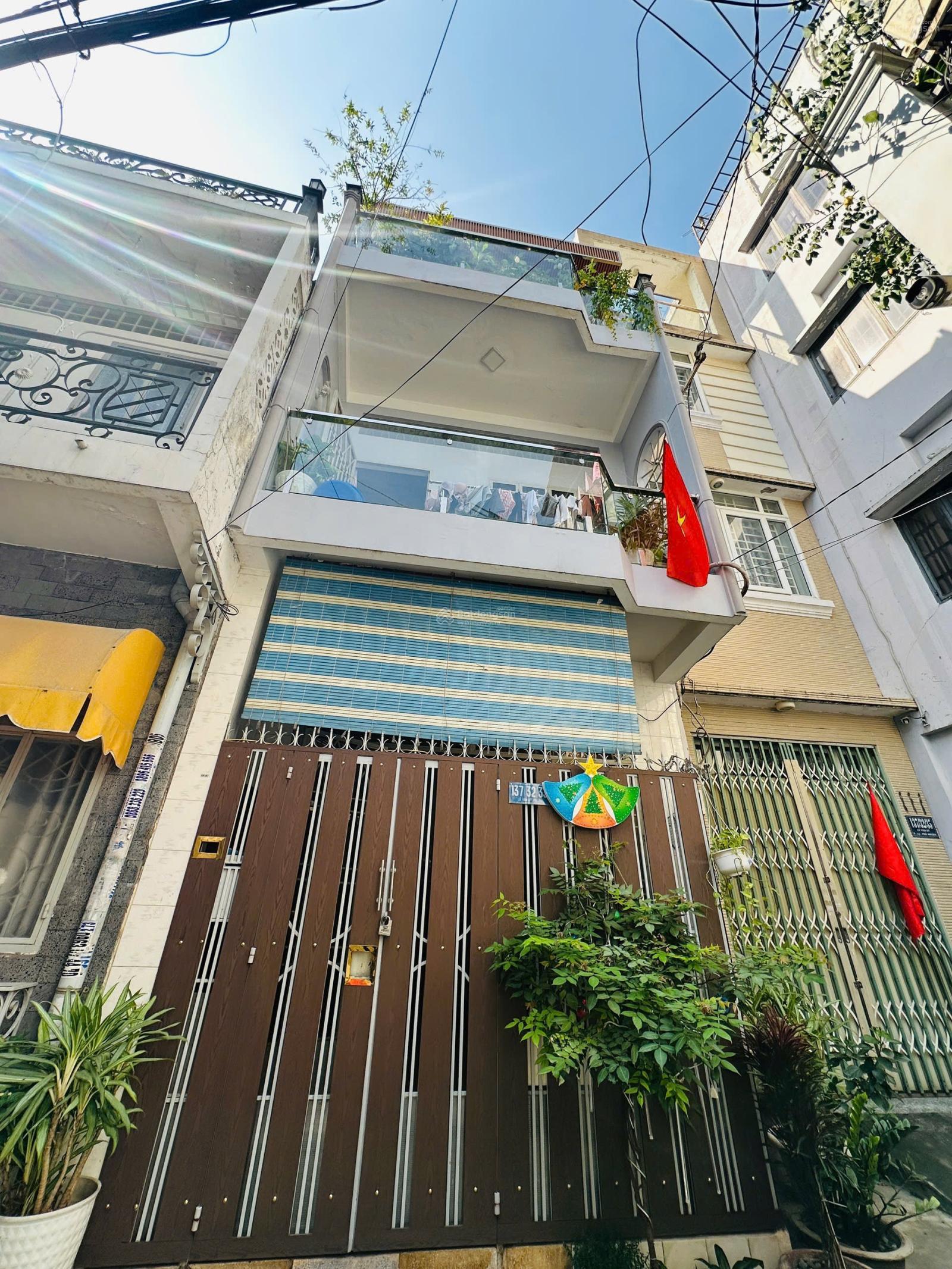 BÁN NHÀ HUỲNH VĂN BÁNH KHU VIP DÂN TRÍ CAO