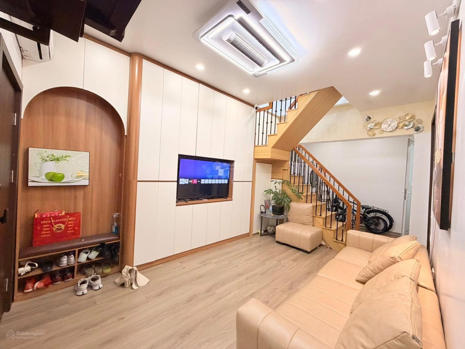 TẬP THỂ NAM ĐỒNG, HỒ ĐẮC DI, DUPLEX 2 TẦNG 180m2 4PN - 4WC